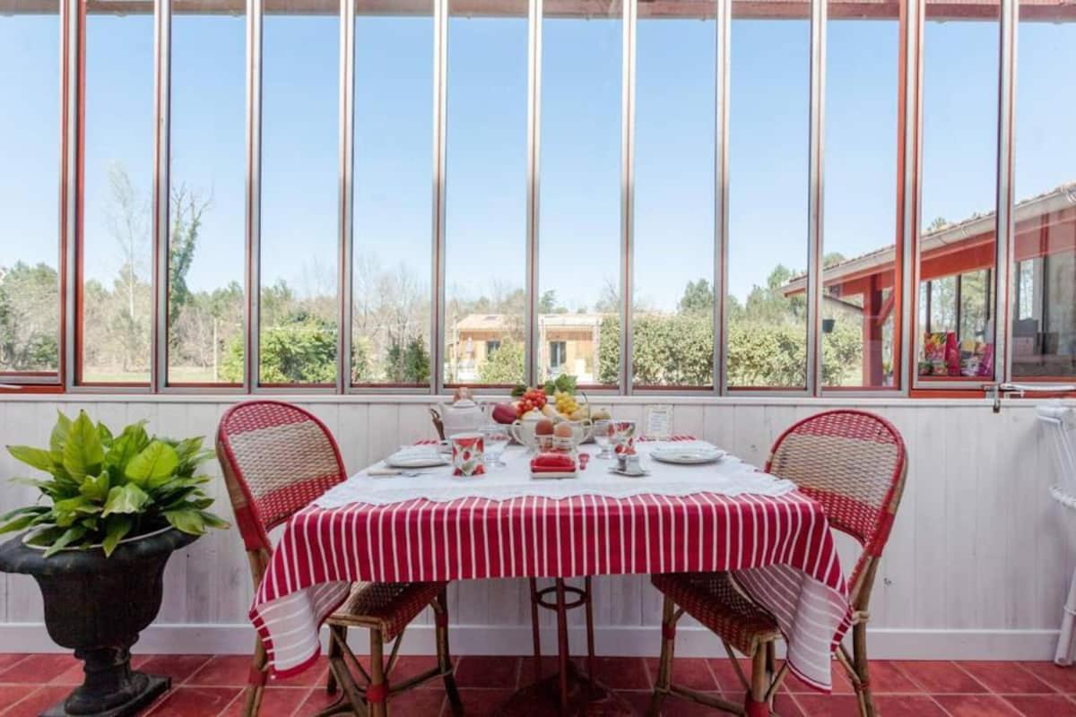 카르캉 Domaine De La Grange B&B 외부 사진